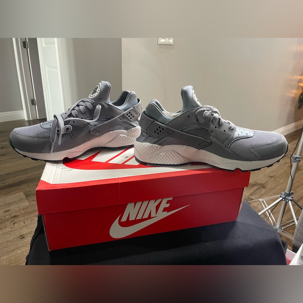 Mens Nike huarache size 10.5